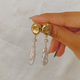 Aphrodite Pearl Earrings